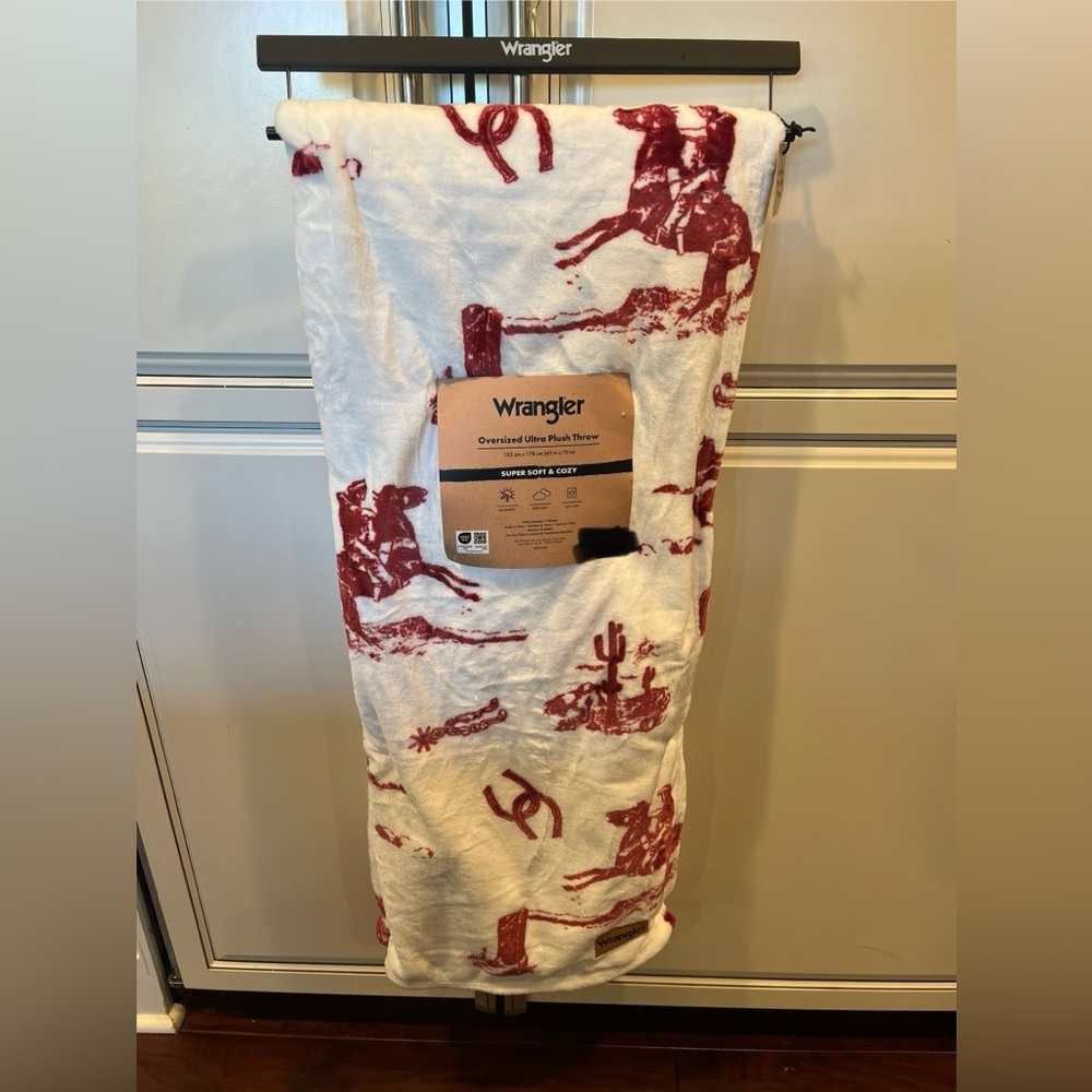 Wrangler Red and White Ultra Plush Throw Blanket